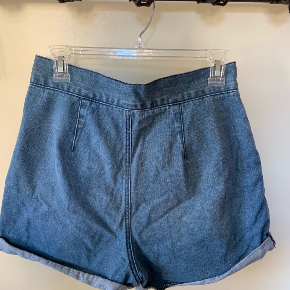 Shorts - Picture 3 of 3